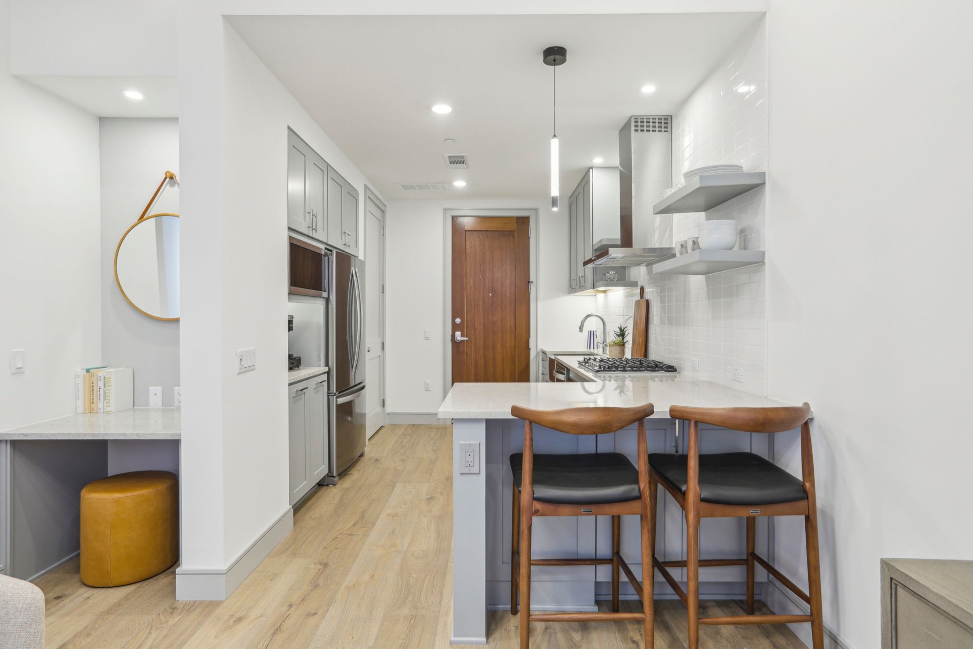 47-web-or-mls-colorado-st-model-2020-r-guest-suite-modern-009