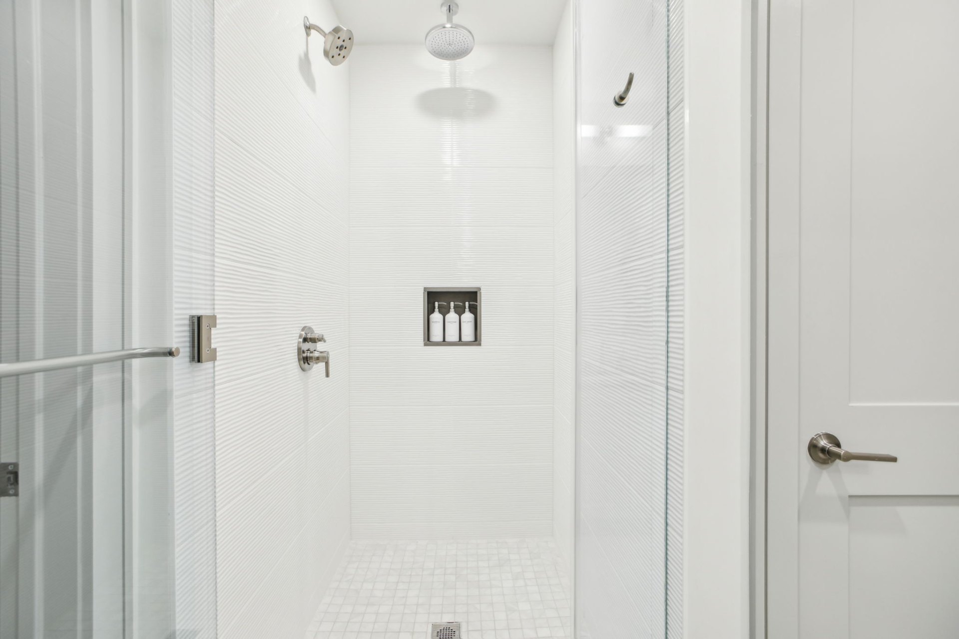 59-web-or-mls-colorado-st-model-2020-r-guest-suite-modern-021