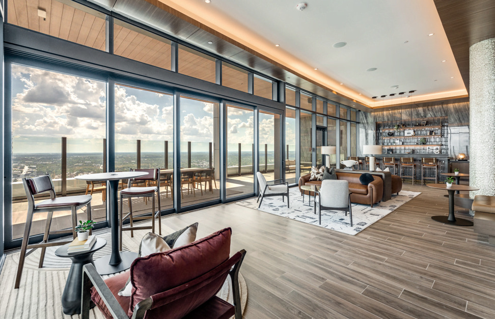 the High Bar at 415 Colorado has floor to ceiling windows, wonderful views, and luxurious interior